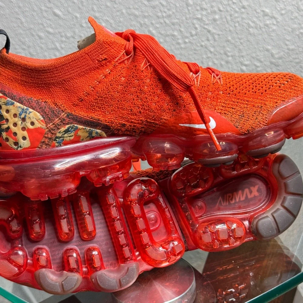 Nike Air VaporMax Flyknit 2 Sneakers
Size 8 USWomen's - Picture 8 of 10
